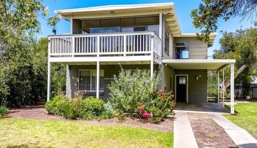 Four-Bedroom Holiday Home