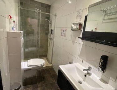 Deluxe Twin Room with Shared Bathroom