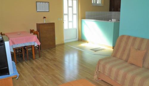 One-Bedroom Apartment with Balcony