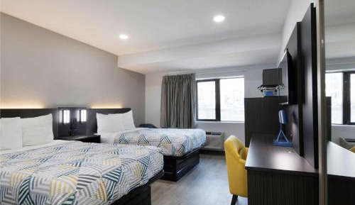 Deluxe Quadruple Room - Non-Smoking