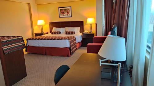 Deluxe King Suite