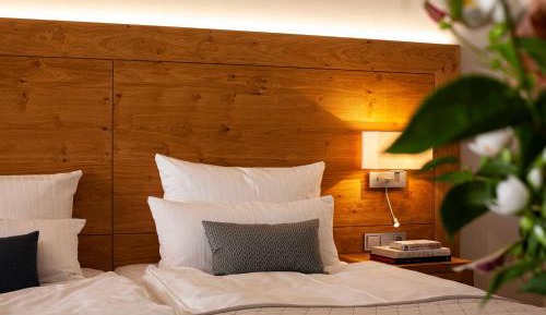 Deluxe Double or Twin Room with City View