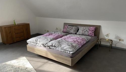 One-Bedroom Apartment with Bath