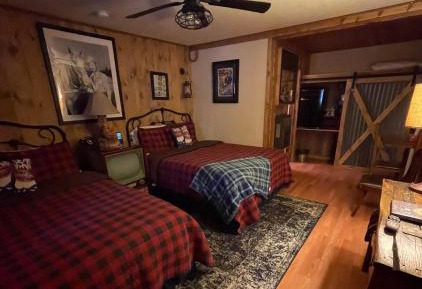Deluxe Queen Room