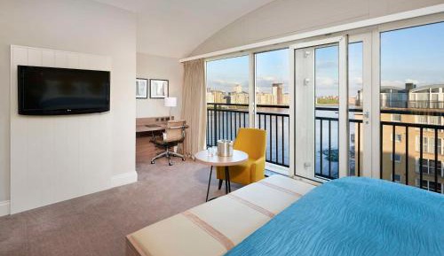 One-Bedroom King Suite