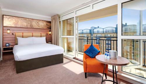 Deluxe Queen Room with View