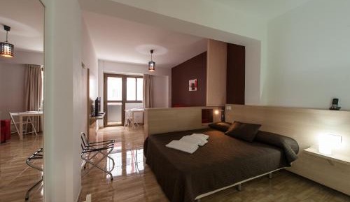 Studio (2 Adults)