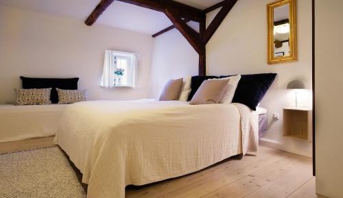 Double Room with Shared Bathroom