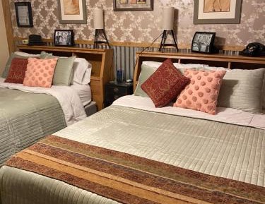 Deluxe Queen Room