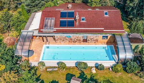 Five-Bedroom Holiday Home