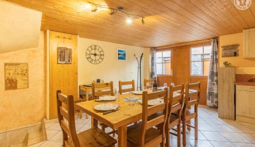 Cottage (11 Adults)