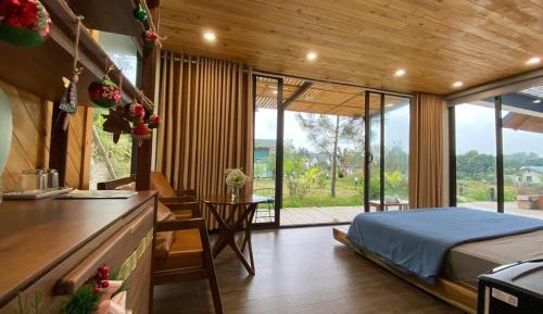 King Room with Pool View
