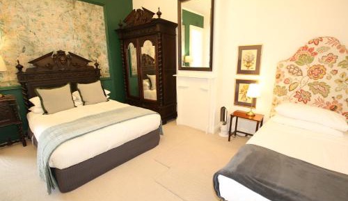 Family Suite with Private Bathroom