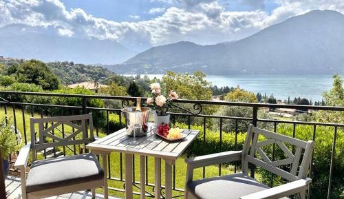 Apartment with Lake View