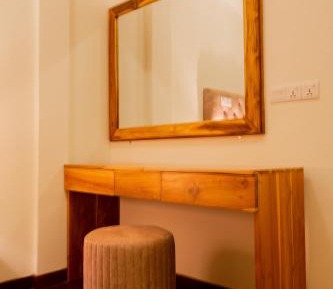 Queen Room with Garden View