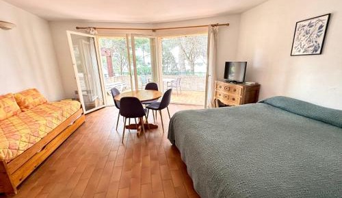 Studio with Terrace
