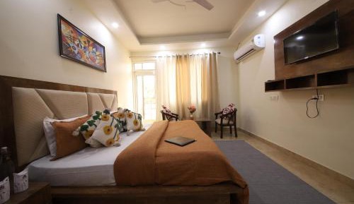 Deluxe Double Room with Balcony