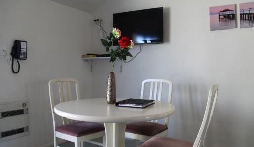 One-Bedroom Apartment (5 Adults)