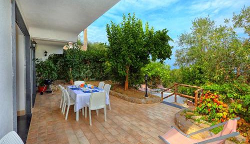 Villa with Garden View