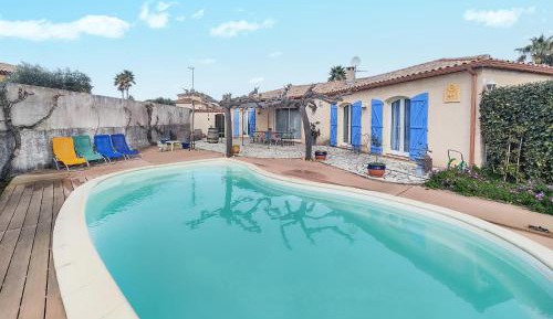 Three-Bedroom Holiday Home 