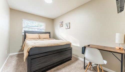 Twin Room with Shared Bathroom