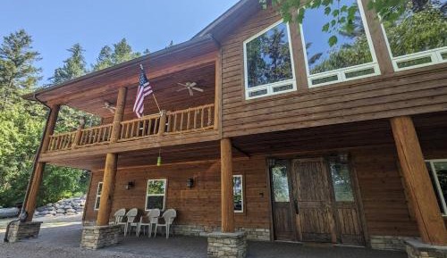 Three-Bedroom Holiday Home 
