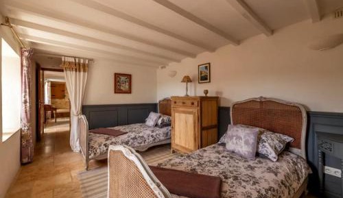 Twin Room with Shower