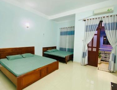 Deluxe Room (2 Adults + 1 Child)