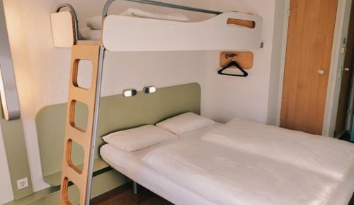 Standard Room with One Double Bed and One Single Bed