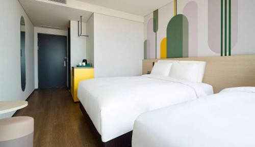 Superior Room with One Double Bed and One Single Bed