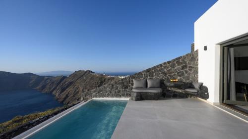 Executive Suite with Infinity Heated Pool