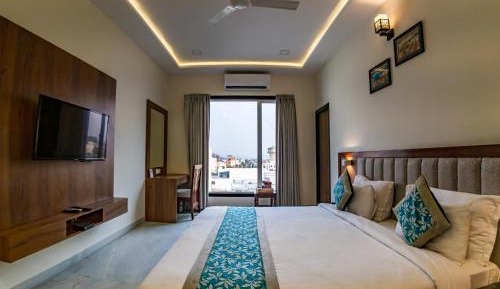 Deluxe King Room