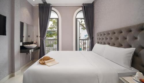 Deluxe Double Room with Balcony