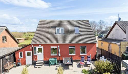 Four-Bedroom Holiday Home