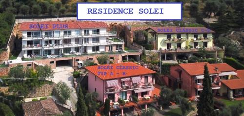 Plus Two-Bedroom Apartment with Balcony and Lake View