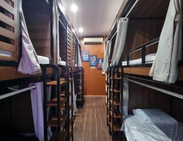 10-Bed Mixed Dormitory Room