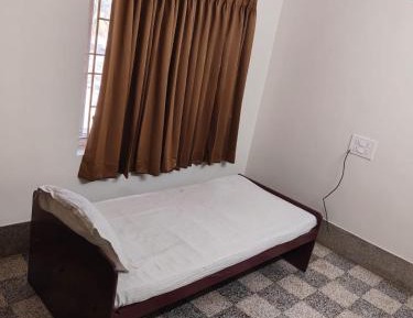 Single Room with Shared Bathroom