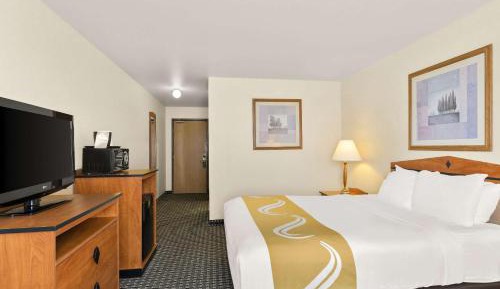 Queen Room - Disability Access/Non-Smoking