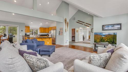 Three-Bedroom Holiday Home 