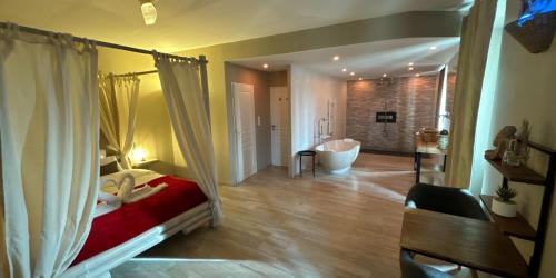 Deluxe Double Room with Bath