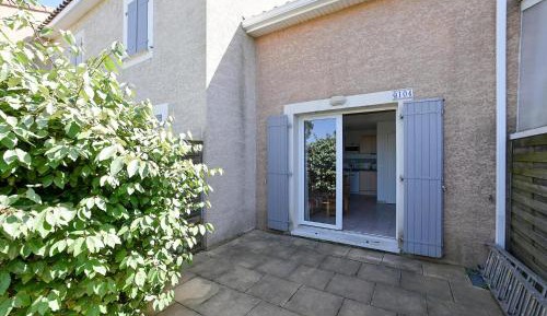 One-Bedroom Holiday Home