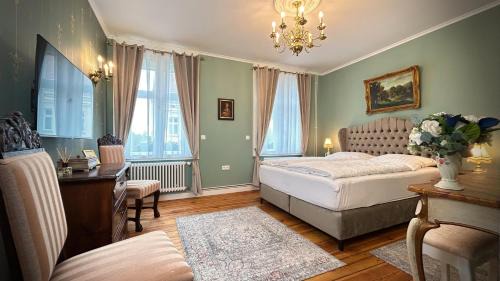 Deluxe Queen Room