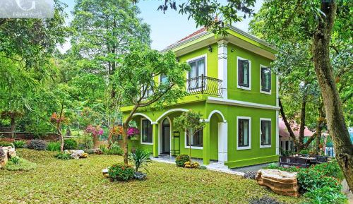 Deluxe Bungalow with Garden View