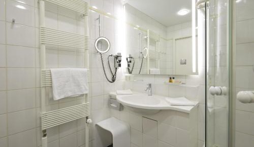 Small double room with sloping roof