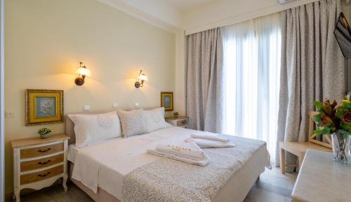Double or Twin Room with Sea View