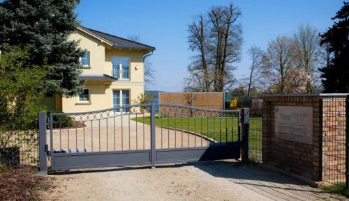One-Bedroom Holiday Home