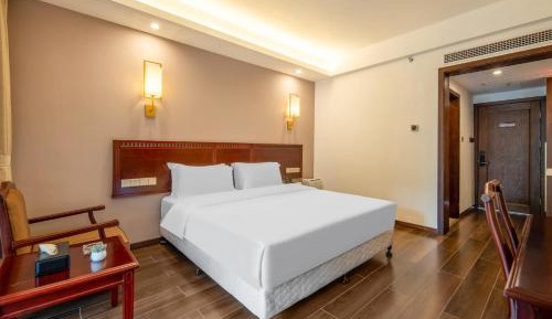 Queen Room with Balcony