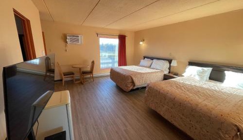 Deluxe Queen Room with Two Queen Beds