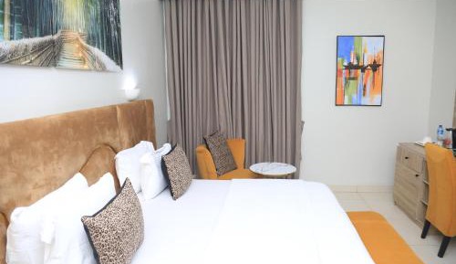 Standard Queen Room