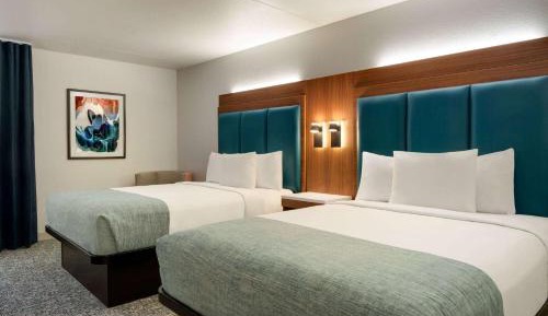 Queen Room with Two Queen Beds - Non-Smoking